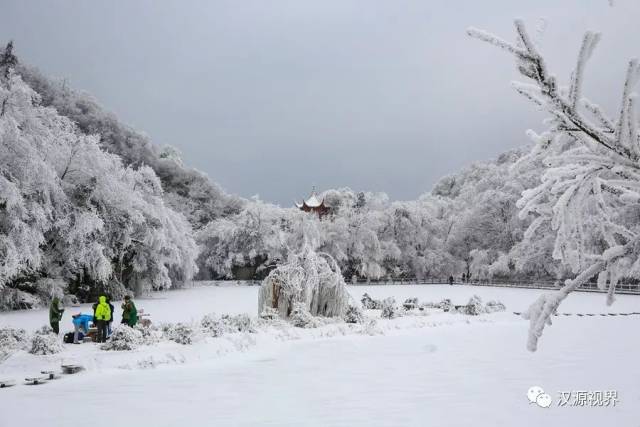 广东省周边赏雪，冬日雪韵之旅